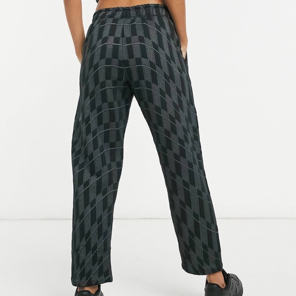 Nike Black Straight Leg Checkered Joggers - Picture 4 of 6